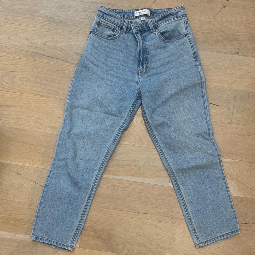 Abercrombie & Fitch Curve Love Mom High Rise